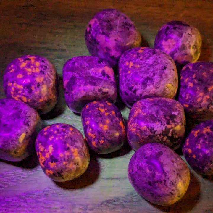 Jensen Rocks - Wholesale Spiritual Stone/Crystal - Yooperlite Tumbled Stones - 1-6 LB Lots - UV Reactive1