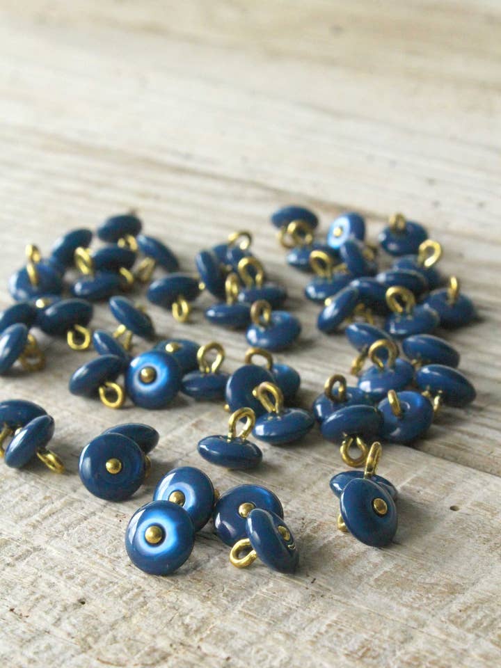 Bouton Perla Bleu Pétrole pour la vente par Eglantine et Zoé