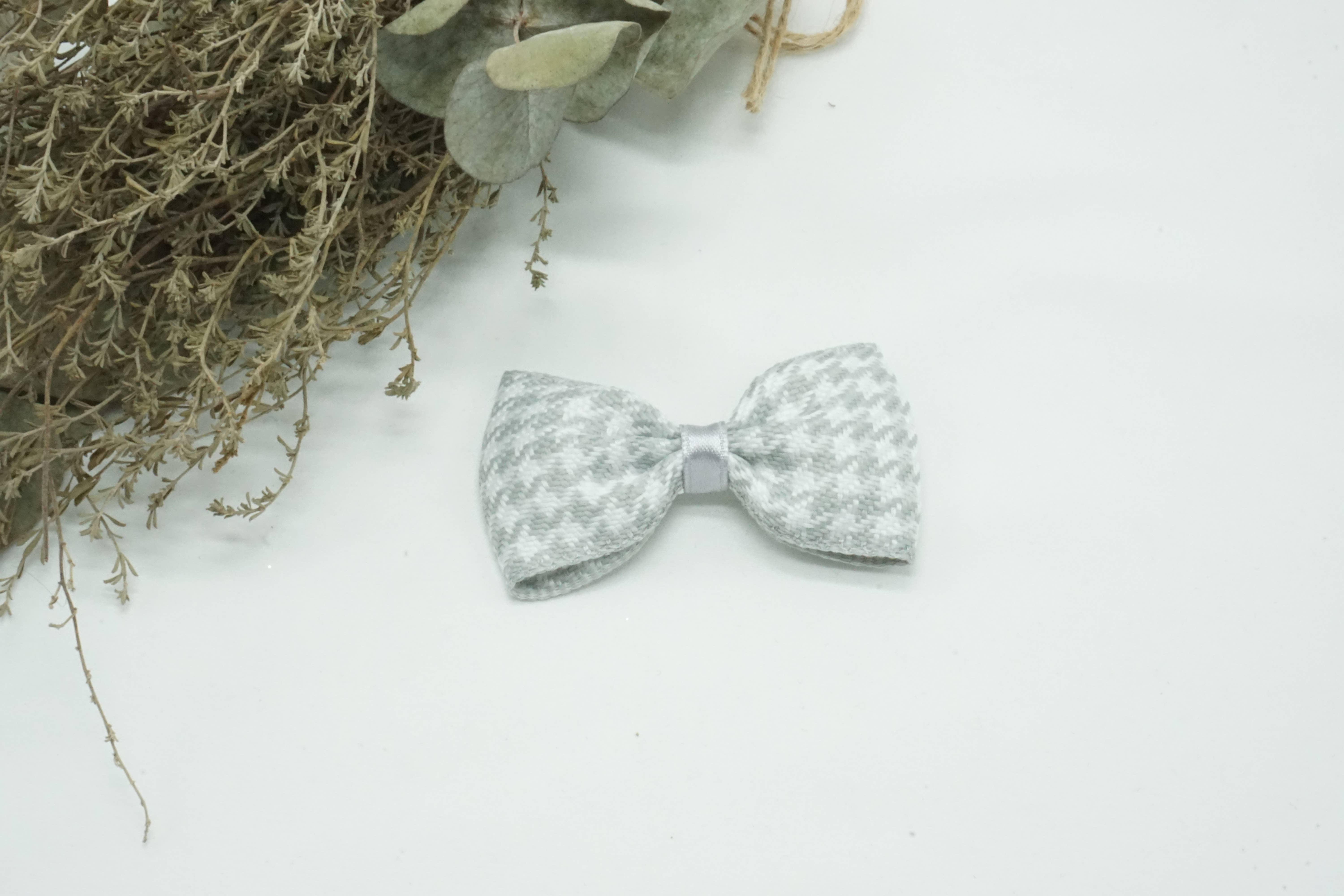 Bows and Flowers - Vente Nœud pour cheveux – enfant - Arc régulier Pied de Poule Gris/Blanc0