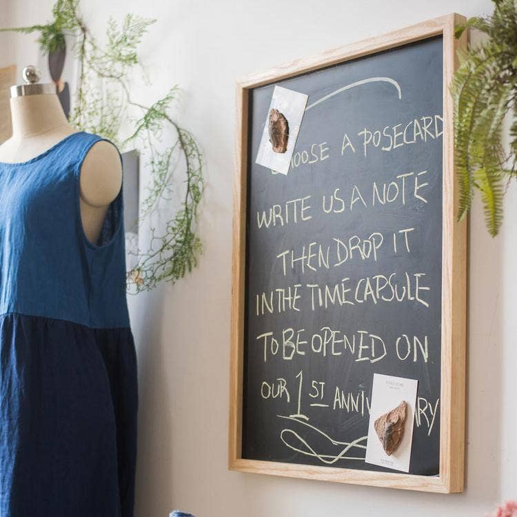 Rustic Reach - Vente Tableau noir - Tableau à craie magnétique noir avec cadre en bois massif5