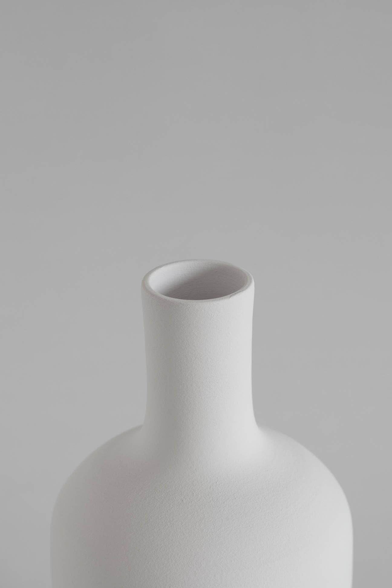 Blanc 02 - White Vase - Home Decor - LAST UNITS for wholesale on Faire4