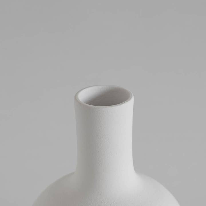 Blanc 02 - White Vase - Home Decor - LAST UNITS for wholesale on Faire4