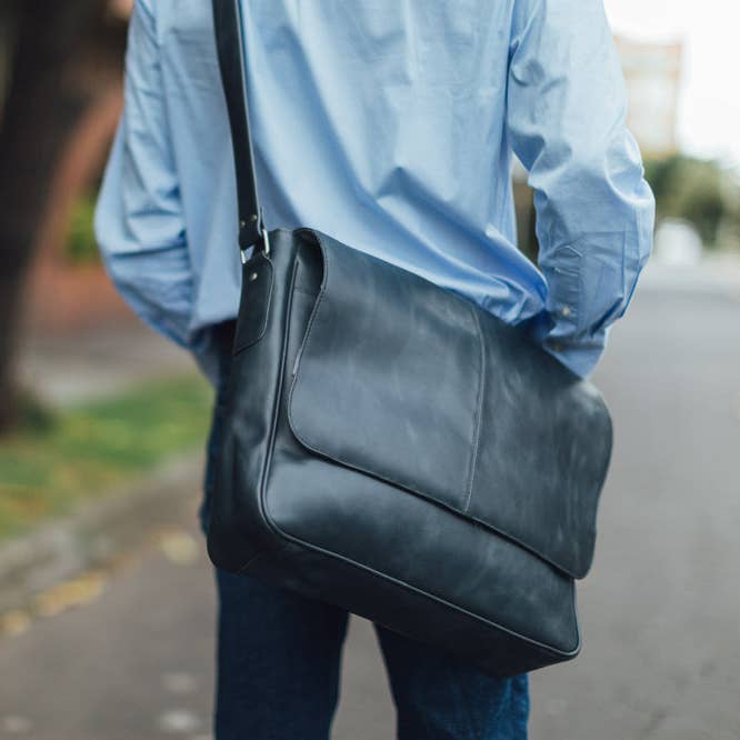 SAC MESSAGER POSITANO POUR ORDINATEUR PORTABLE pour la vente par Piel Leather