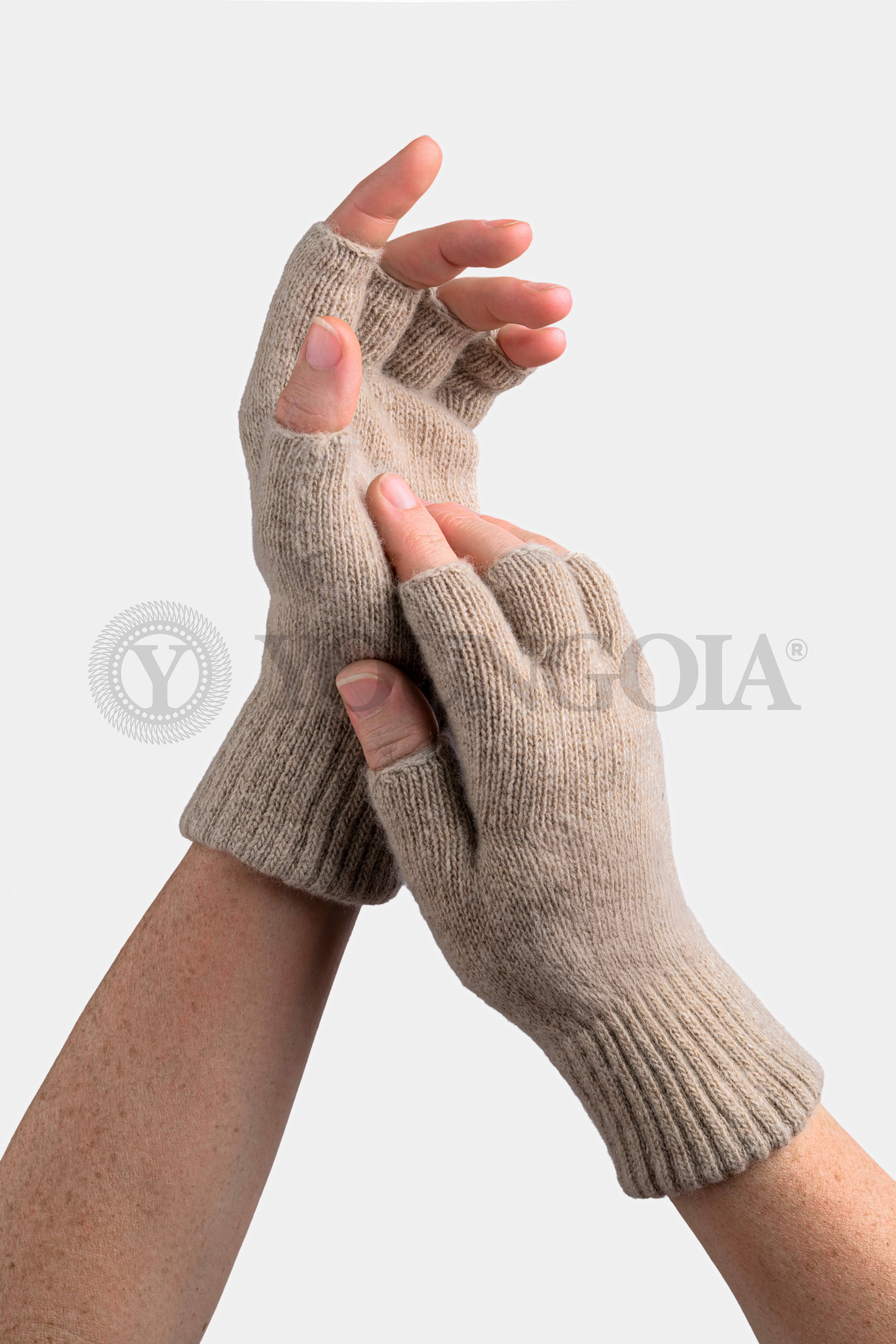 YOUNGOIA SRL - Wholesale Gloves - Women's - CASHMERE BLEND FINGERLESS GLOVE - MADE IN ITALY1