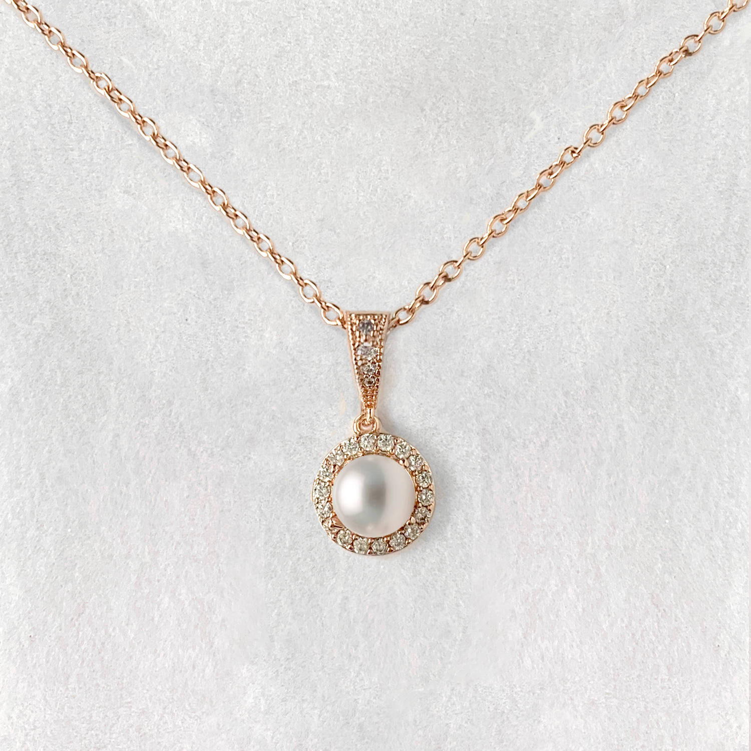 Amandine Jewelry - Wholesale Pendant/Charm Necklace - Pearl Halo Necklace3
