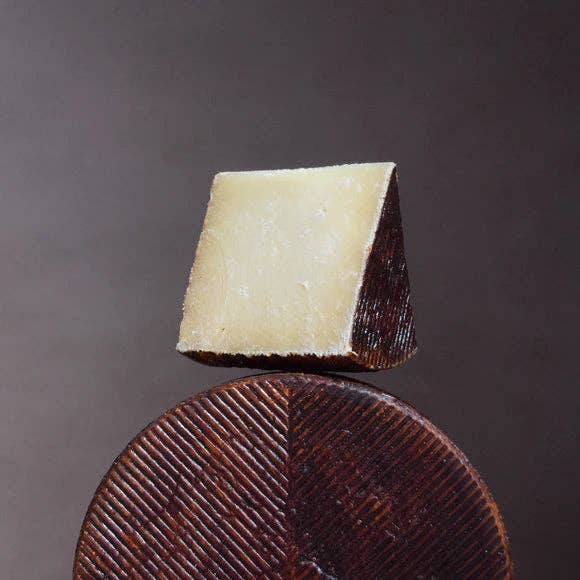 Hidden Springs Creamery - Wholesale Cheese - Wischego Wheel