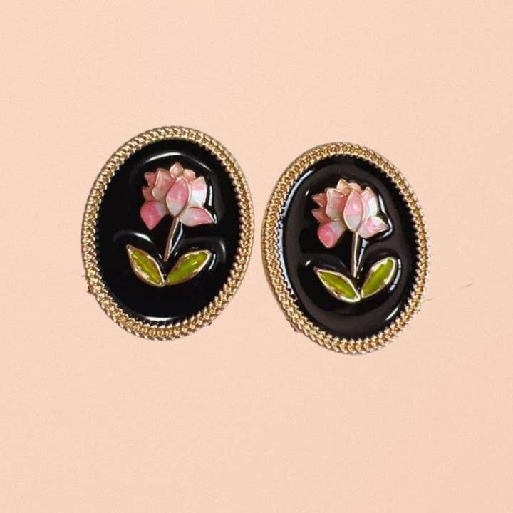 Magnifique Hearts - Wholesale Stud/Post Earrings - Vintage Floral Enamel Stud Earrings – Elegant Lotus Design