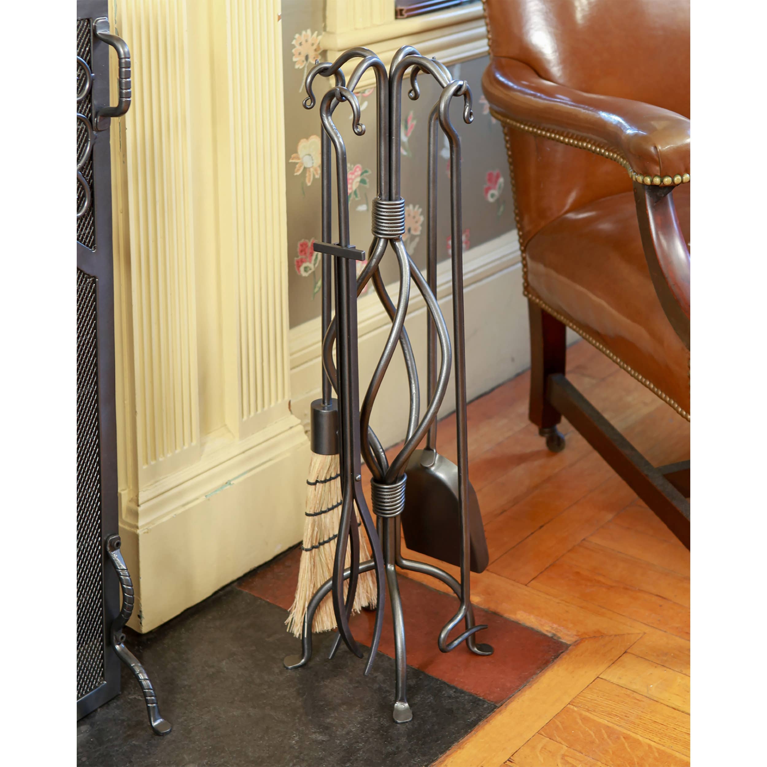 ACHLA Designs - Wholesale Fireplace Screen - Helix Fireplace Tool Set3