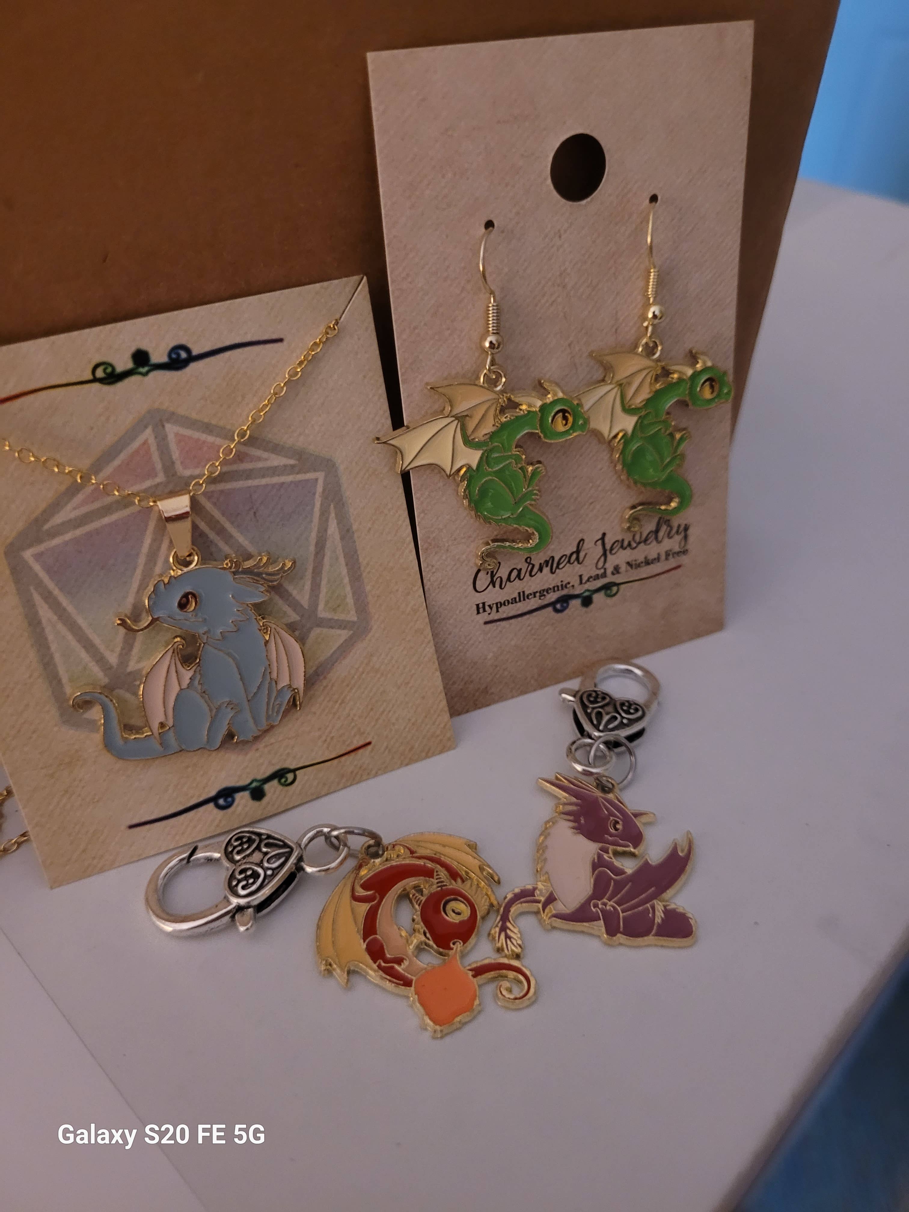 Con-Quest Crafts - Wholesale Halskettinghanger - Oorbellen, halskettingen en trekkers met draaksluiting4