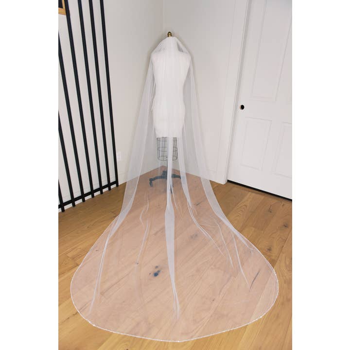 Brides and Belts - Wholesale Veil - Women's - Josephine Beaded Edge Veil with Comb1