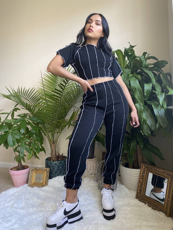 Jogging Exposed pour la vente par Nathalia JMag