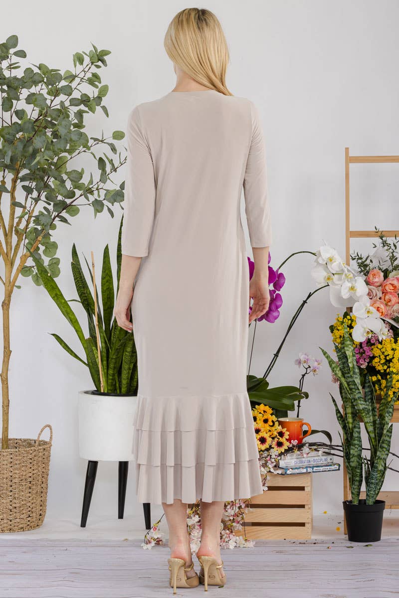 Celeste Clothing – Großhandel Kleid – Damen – Großgrößen-Midikleid mit gestuften Rüschen und 3/4-Ärmeln27