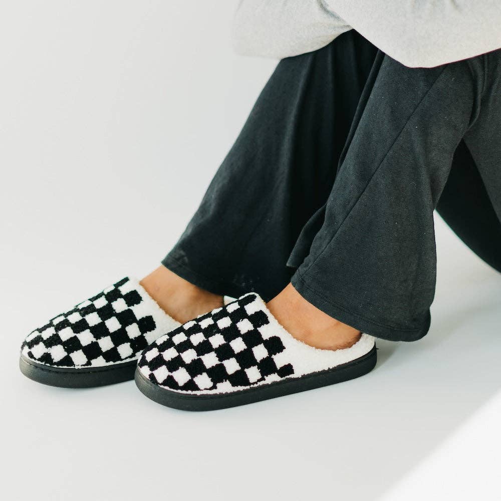 Pretty Simple - Wholesale Slippers - Unisex - CURE x Beyond Type 1 Checkered Slippers1