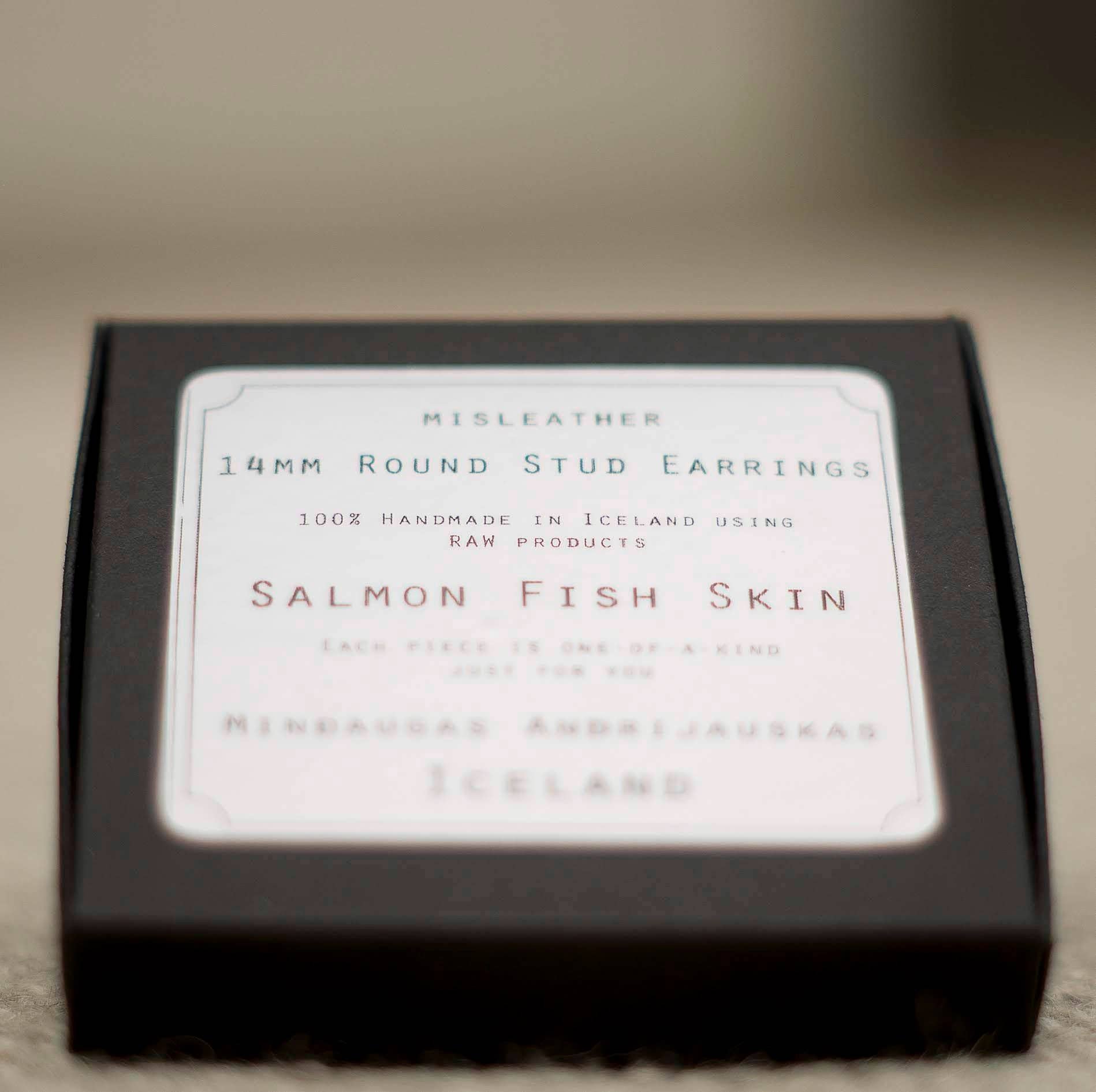 100fishcolors - Wholesale Stud/Post Earrings - Fish leather | Earrings | Exotic leather | Iceland3