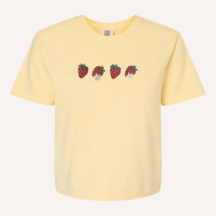 Plantiful Design Co - Venta al por mayor Camiseta - Mujer - Camiseta bordada con fresas, Fresa floral de primavera7