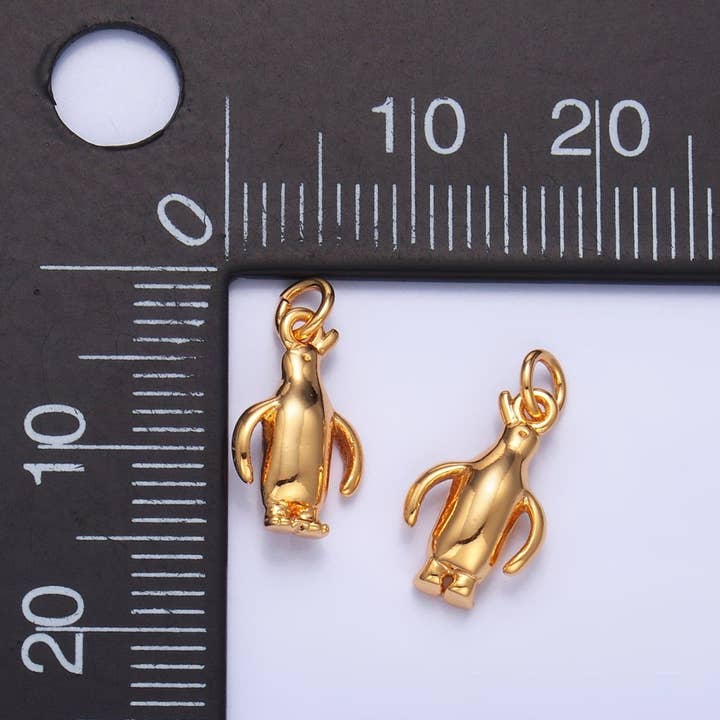 Aim Eternal - Wholesale Individual Charm/Pendant - 24K Gold Filled Penguin Bird Wildlife Animal 3D Multidimensional Charm | W3891