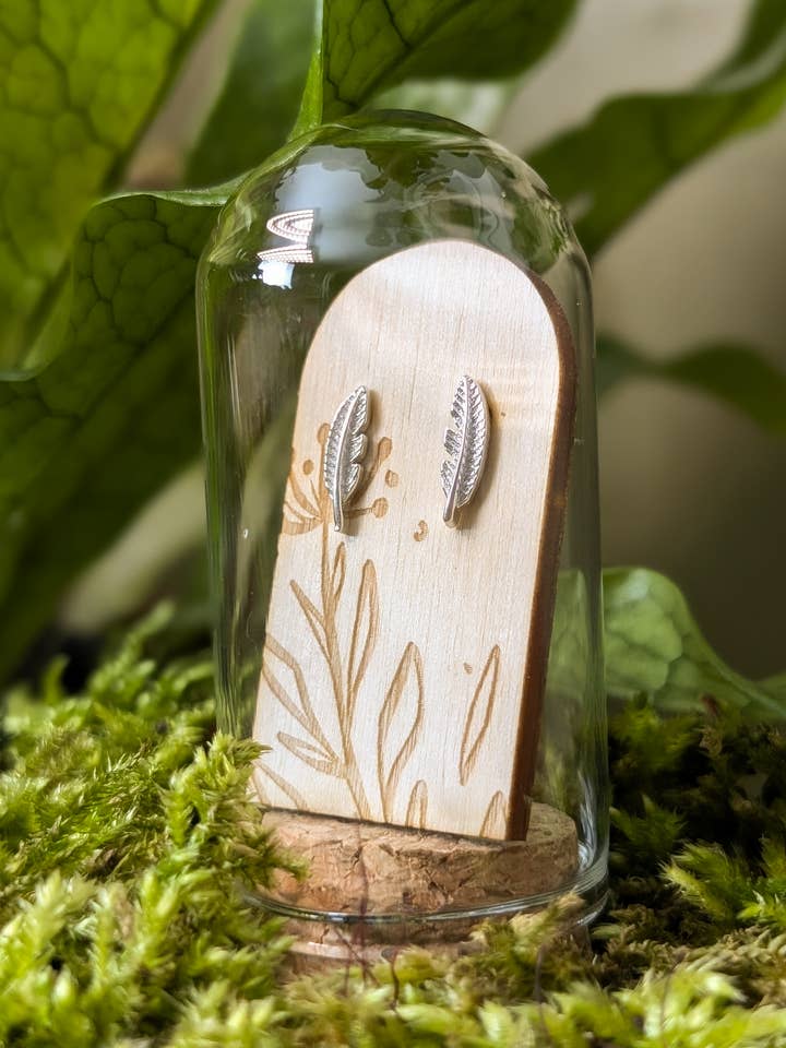 Clous à plumes en argent sterling pour la vente par Banksia Botanicals