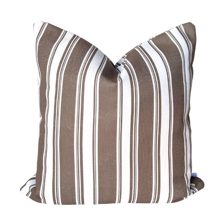 Coussin à rayures Broad Street en Latte pour la vente par Brooke and Lou