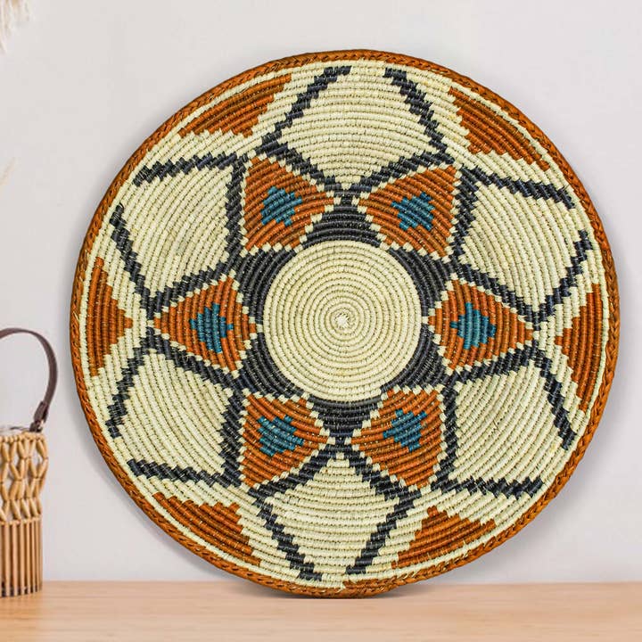 Ciotola intrecciata a mano da 14" in blu loto per decorazione da parete con cesti per la vendita all'ingrosso da parte di ArtisanalEmporiumLLC