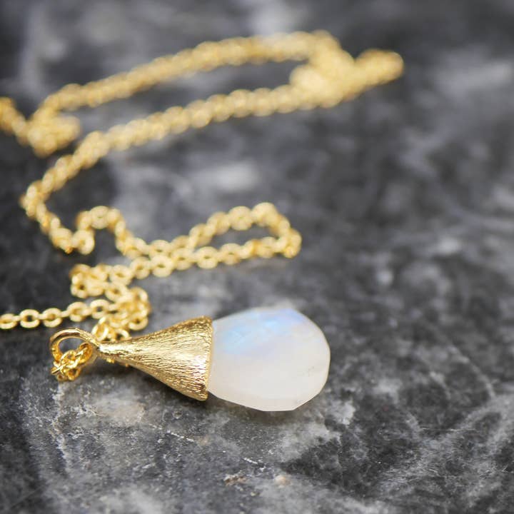 Atelier Leblanc - Wholesale Pendant/Charm Necklace - Moonstone Poetic Drop Necklace4