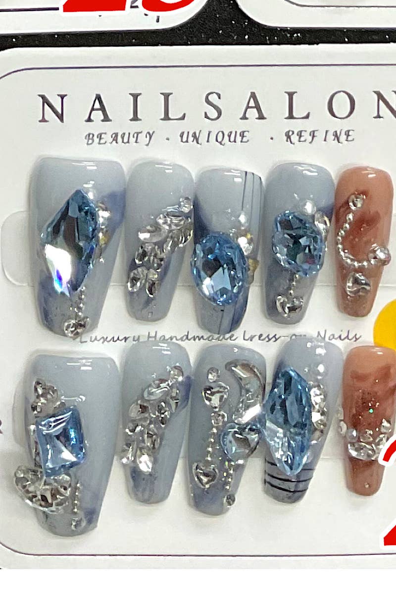 Kids Charm Online - Vente Faux ongles/vernis en patch - APPUYEZ SUR LES ONGLES DES FEMMES EN ACRYLIQUE.4