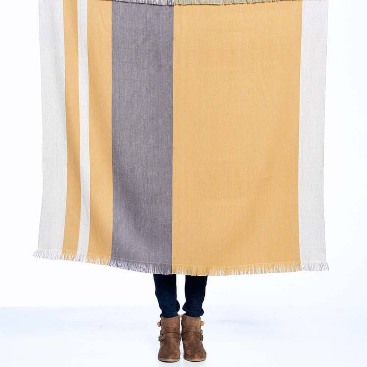 Alpaca Vendbar Kast - Sennep We for engroshandel hos Shupaca Alpaca