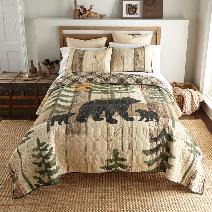 American Heritage Textiles - Wholesale Bedding Set - Donna Sharp Painted Bear 3PC Quilt Set