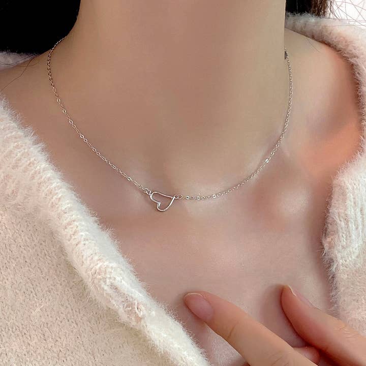 Collier en forme de petit cœur en argent sterling pour la vente par happyzzzsu