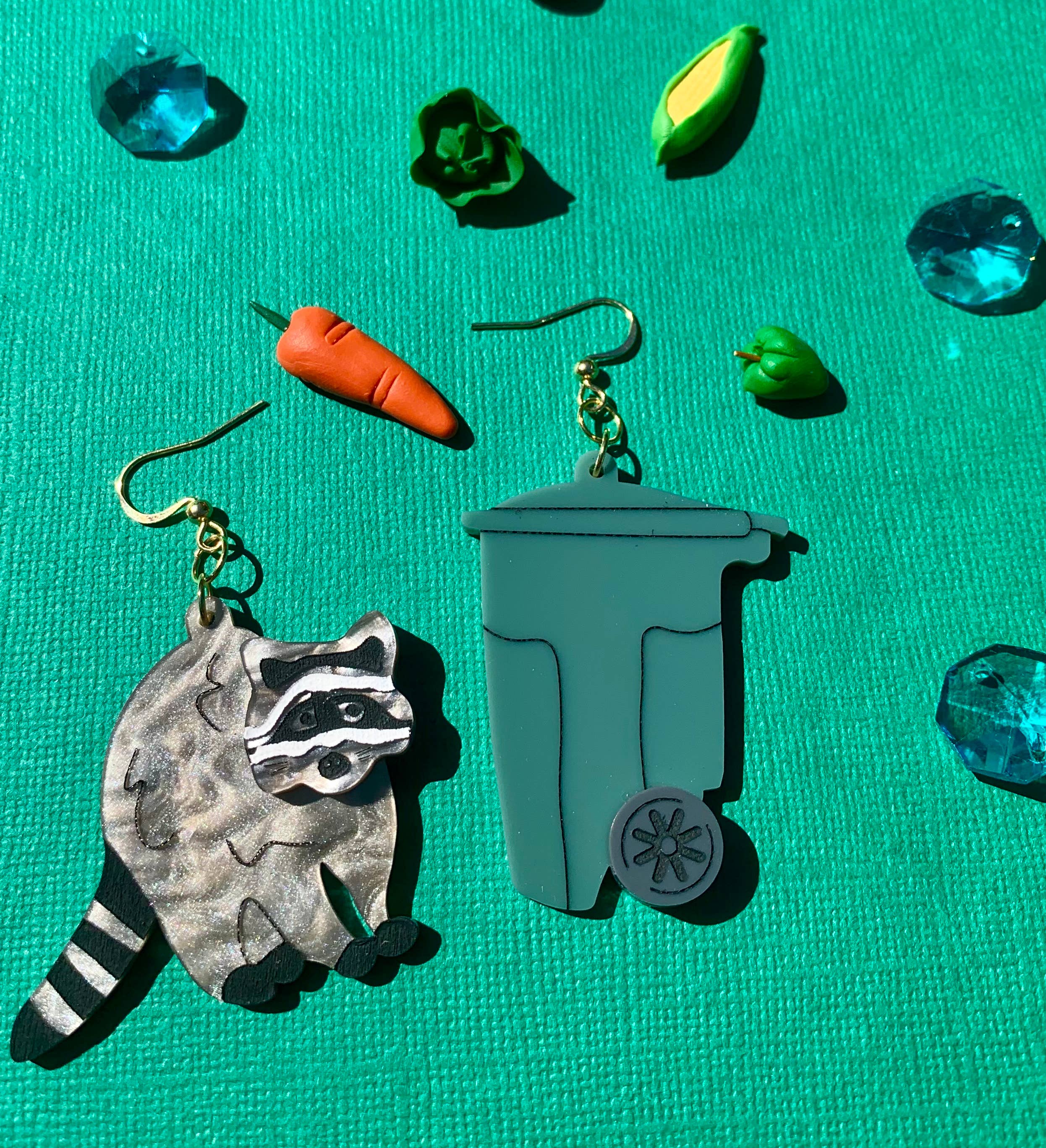 Not Picasso – wholesale Dangle earrings – Trash Panda2