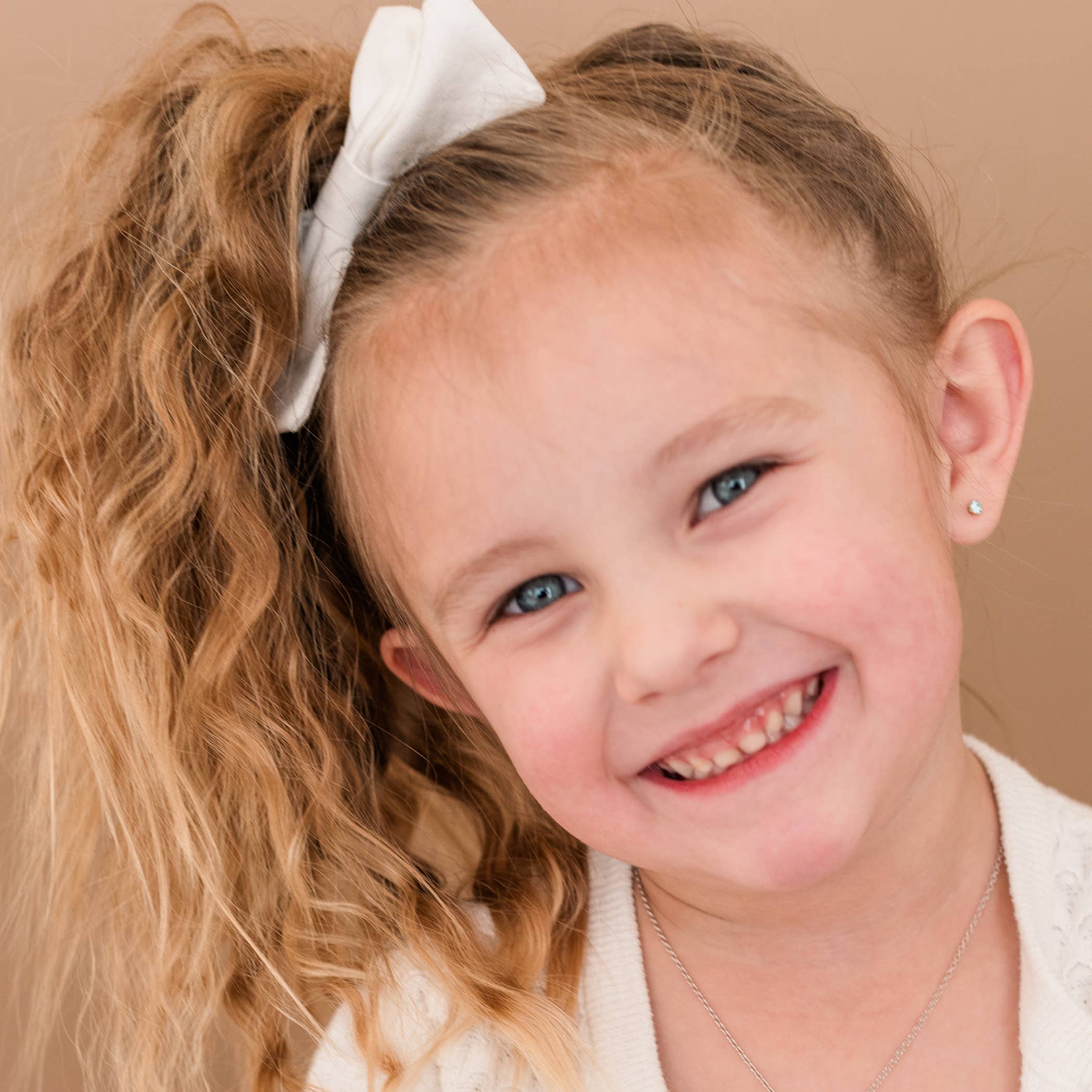 Cherished Moments - Venta al por mayor Pendientes de botón/aretes de poste - Pendientes de botón con circonita transparente de plata de ley para bebés y niñas1