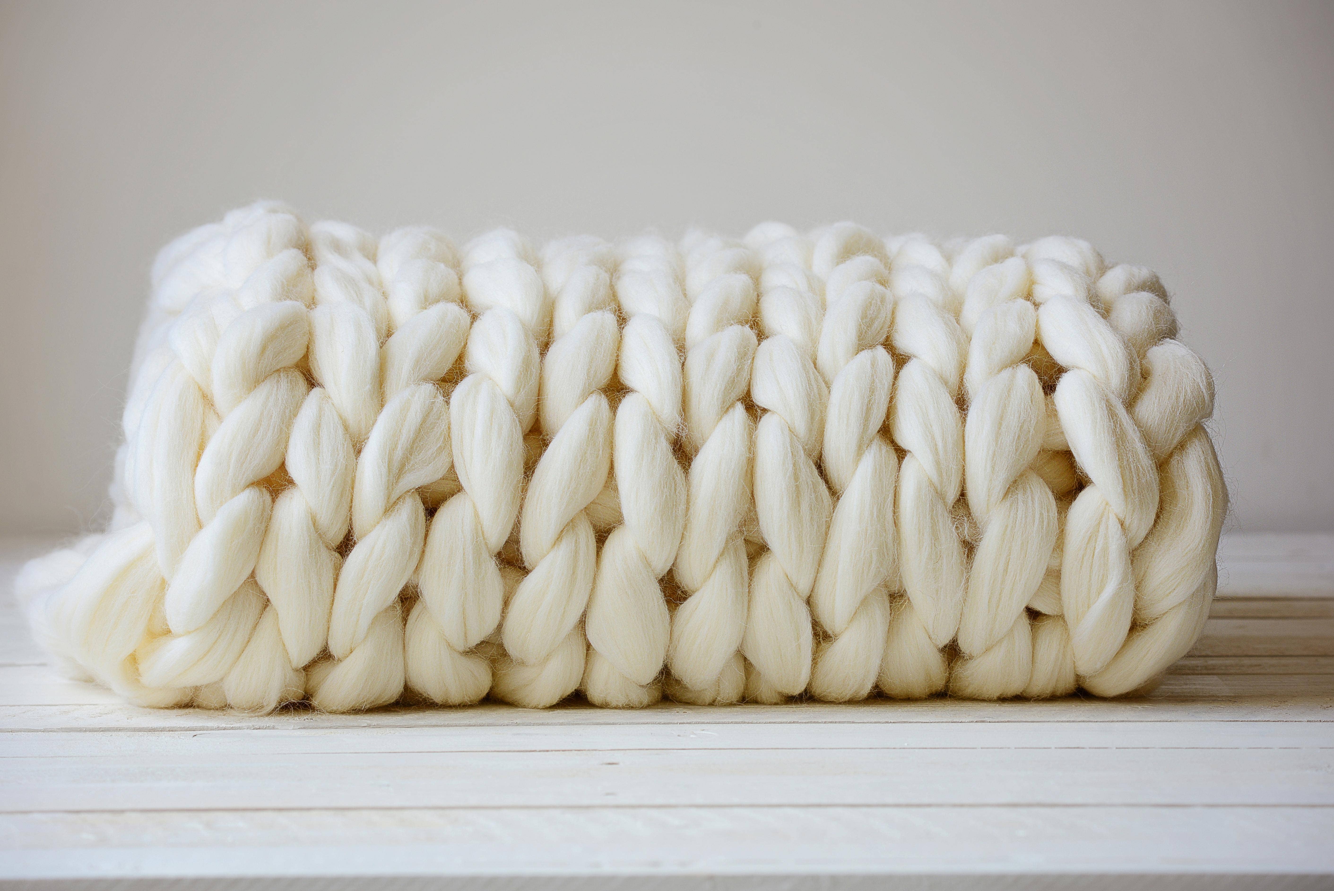 Chunky Wool Studio - Wholesale Throw Blanket - Handmade Chunky Knit Blankets0