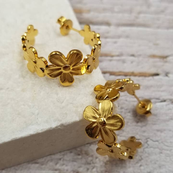 Daisy Flower Earrings for wholesale by Treasure Wholesale