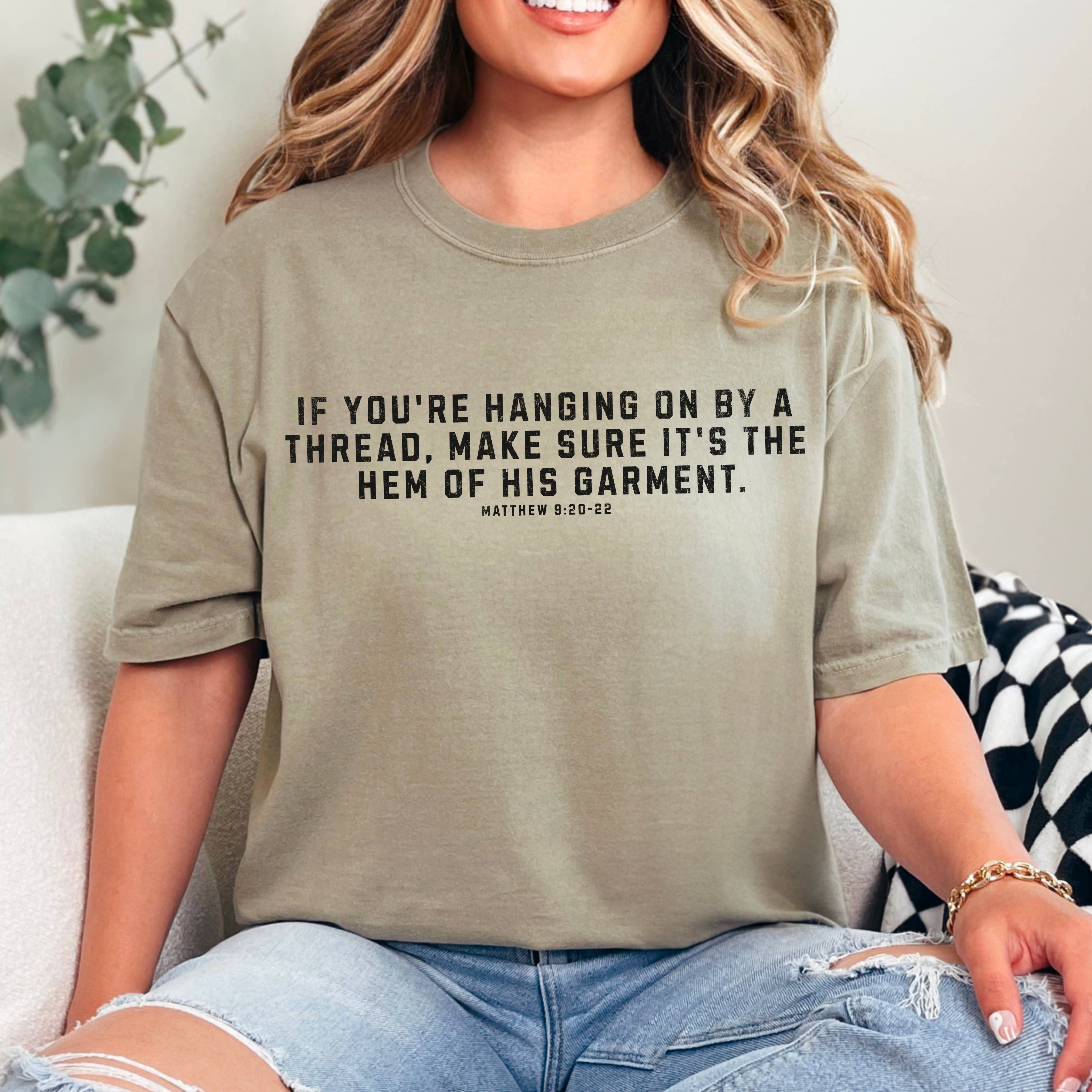 Shoppe SHC - Vente T-shirt à imprimés – femme - Christian Graphic | Ne tenir qu'à un fil | Couleur confort3