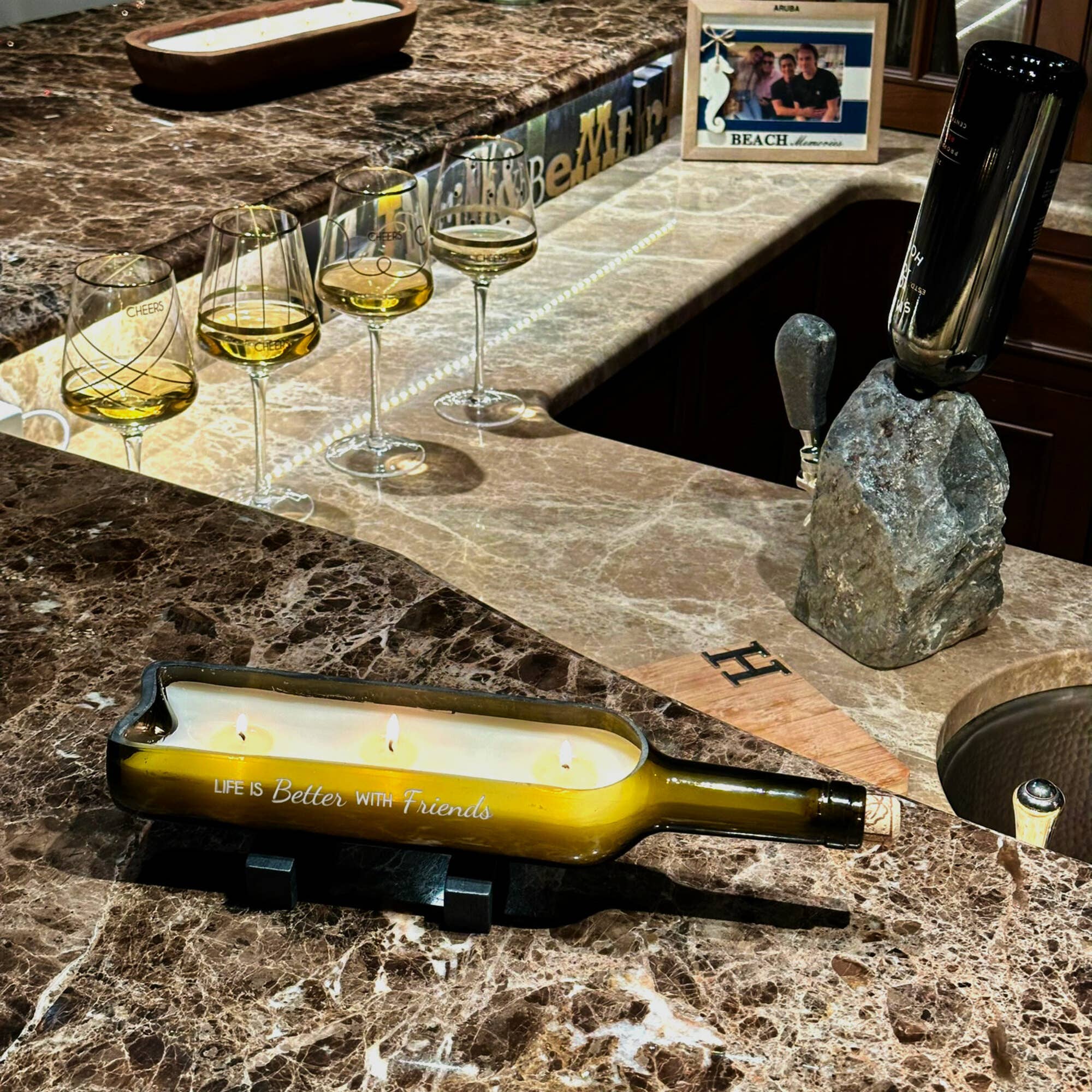 Pavilion - Vente Bougies originales - Friends - Bougie en bouteille de vin de 14 oz1