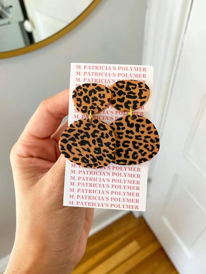 Cheetah Charmed für den Großhandel von M. Patricia’s Polymer