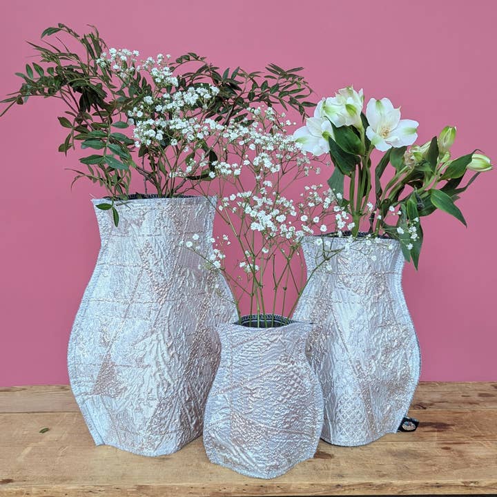 Pop Up Vase in Ivory for wholesale on Faire3