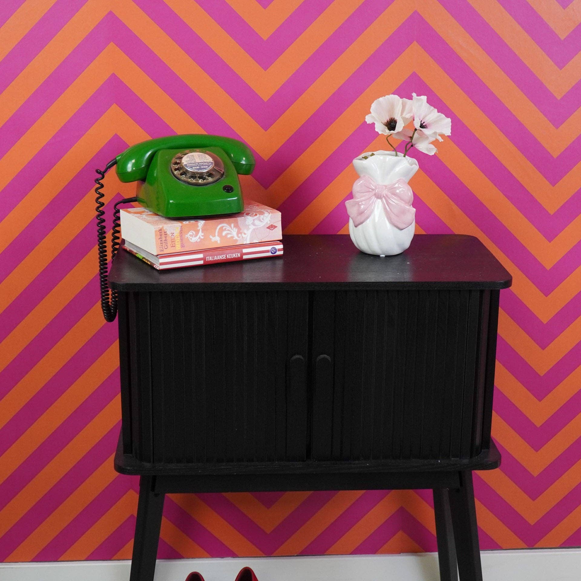 Housevitamin bv - Wholesale Vase - Vase - Bow - Dolomite - White/ Pink - 11x10x16cm1