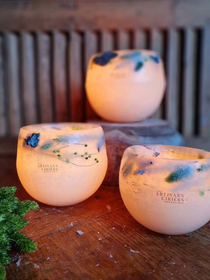 Kerze Photophore Globe „Spaziergang im Wald“ für den Großhandel von Les Artisans Ciriers Bruxellois