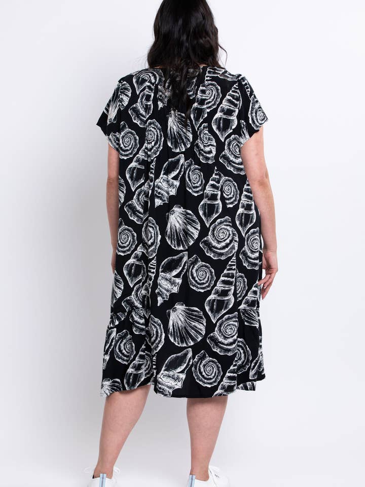 Noosa Kleid, Dunkelrosa für den Großhandel von Blue Sky Clothing Co LLC