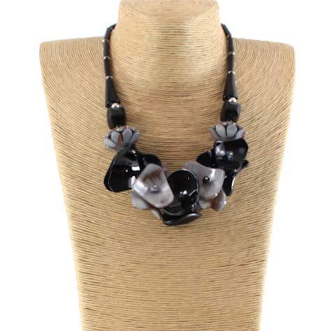 Pretty Persuasions - Wholesale Beaded/pearl necklace - N24276 Exotic Bloom Polyresin Statement Necklace2