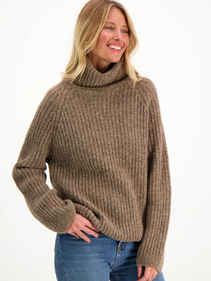 Alexa Turtleneck Beige - 100% finnische Schafwolle für den Großhandel von Ekta Helsinki