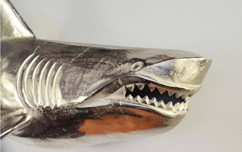 Michael & Philipp Noll e. K. - Venta al por mayor Papel pintado 3D - 2 tiburones decorativos aluminio decoración pared plata2