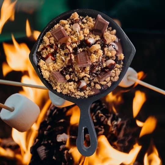 Wicks and Gifts - Wholesale Novelty Candle - 8 oz S'more Iron Skillet Candle2