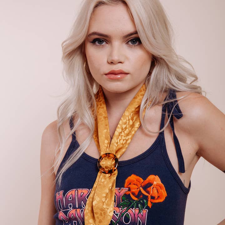 I'm With The Band - Wholesale Scarf clip – Women's - Tortoise Shell5