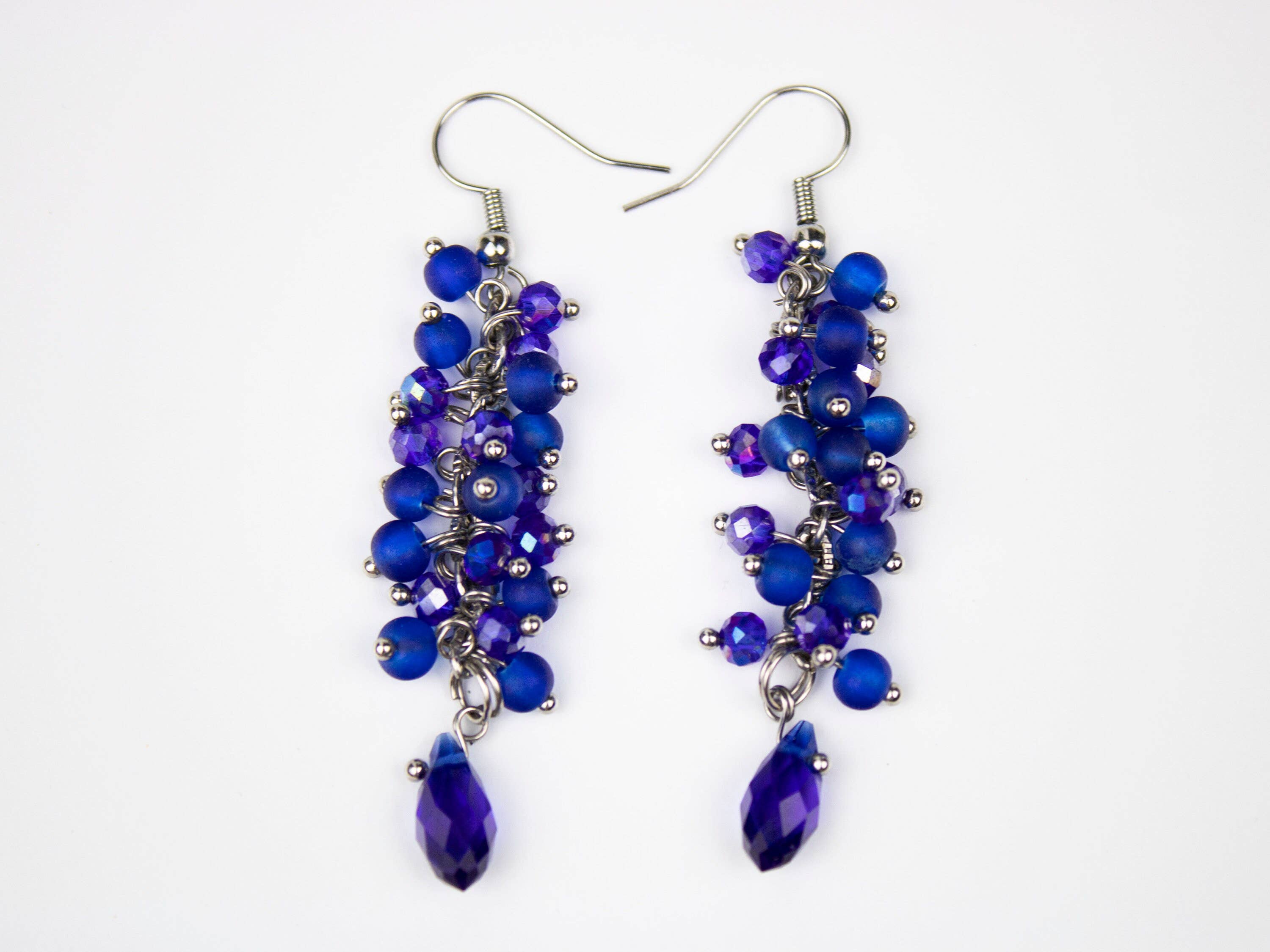 Ninolia - Venta al por mayor Pendientes colgantes - Pendientes azul oscuro con cuentas de vidrio y pendientes de racimo de cuentas de cristal en tonos azules ahumados gotas estilo formal8