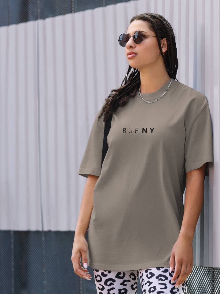 Oversized Buf, NY T-shirt voor wholesale door Bred in Buffalo Collective