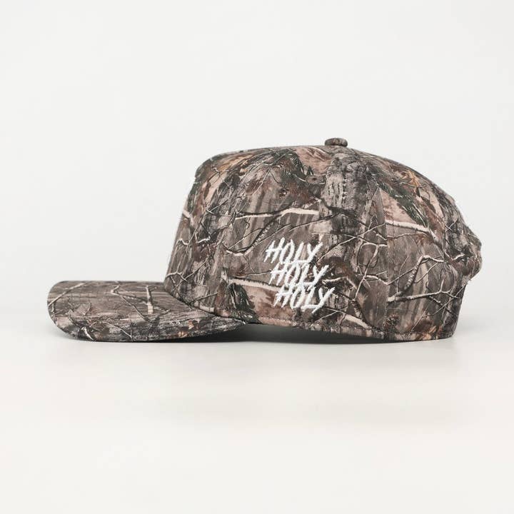 Malta Apparel LLC – Engroshandel Baseballkasket - Unisex – ‘7’ Premium SnapBack (Struktureret) - Malta Woodland Camo1