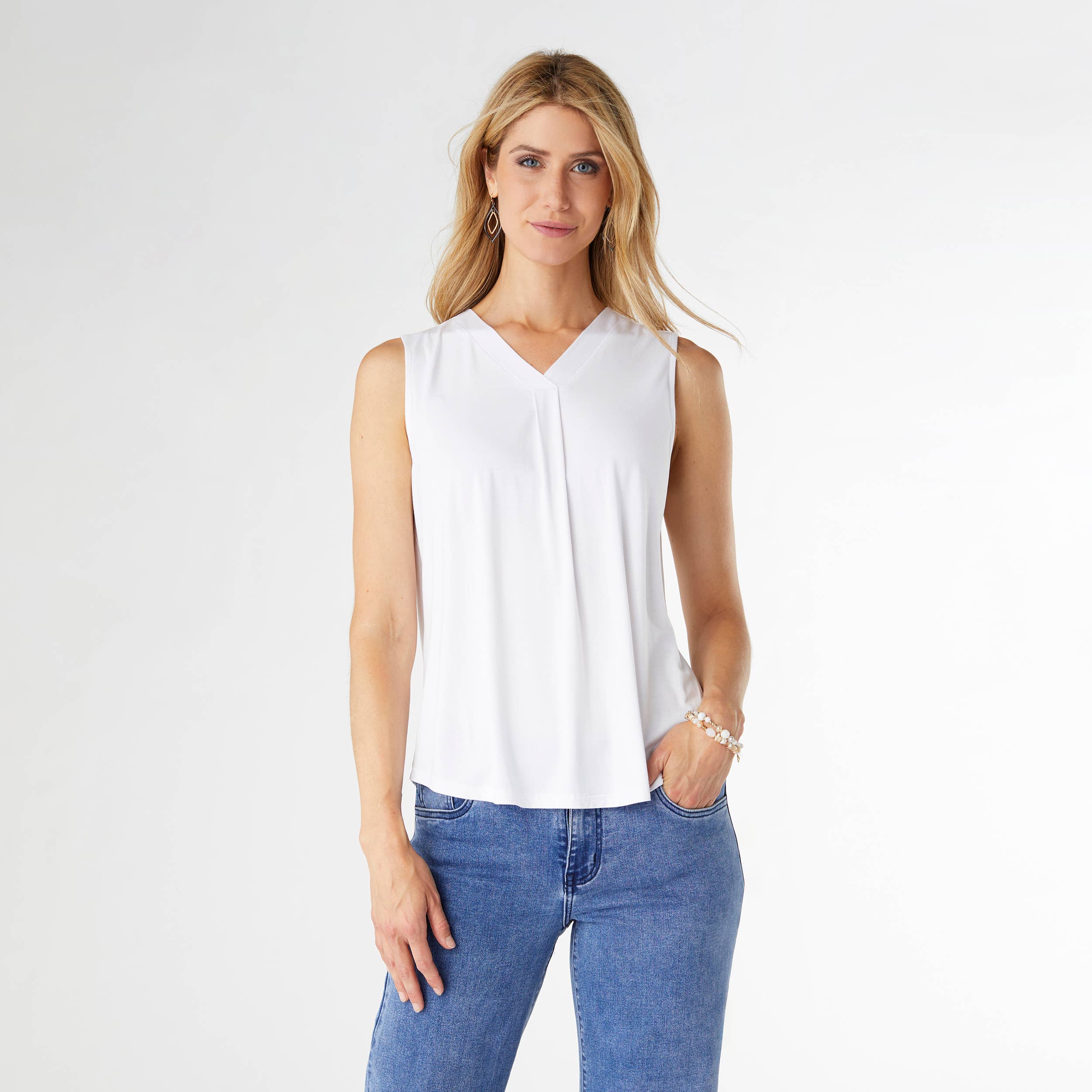 COCO + CARMEN - Wholesale Tank Top - Women's - Erin Pleat Back V-Neck Tank17