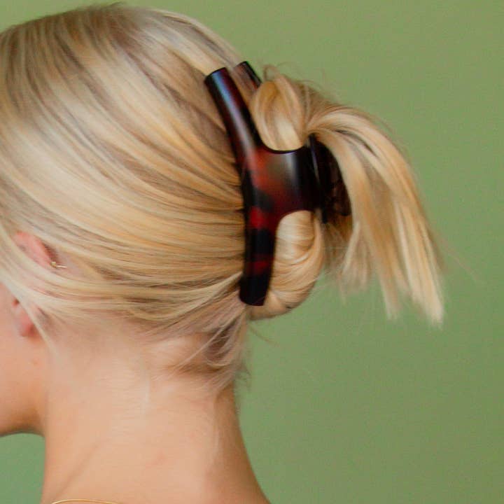 Shop Andi - Wholesale Hair Clip - Women's - Fall Curved Claw Clip2