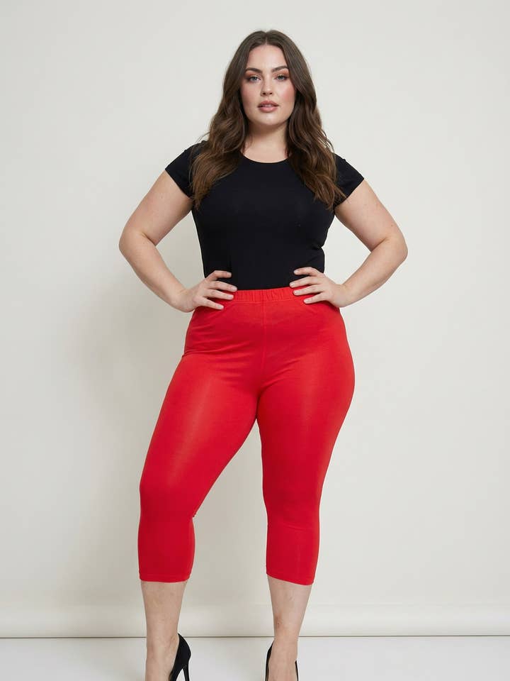 Legging rouge basique grande taille court (B215) pour la vente par Pomme Rouge Paris